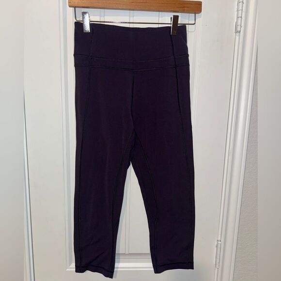 Lululemon cropped purple Leggings size 6 - Picture 1 of 7